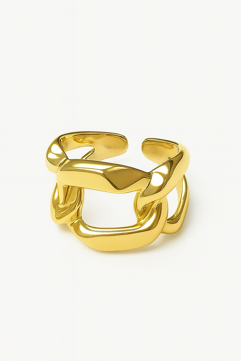 Chunked Link Ring in 18K gold-plated brass with chunky chain-link design.