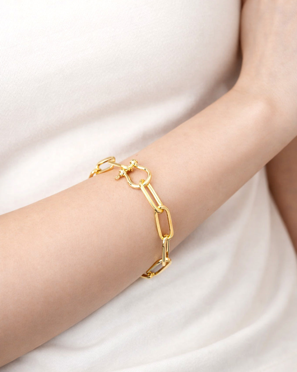 18K gold-plated link chain bracelet with toggle clasp, minimalist women jewelry