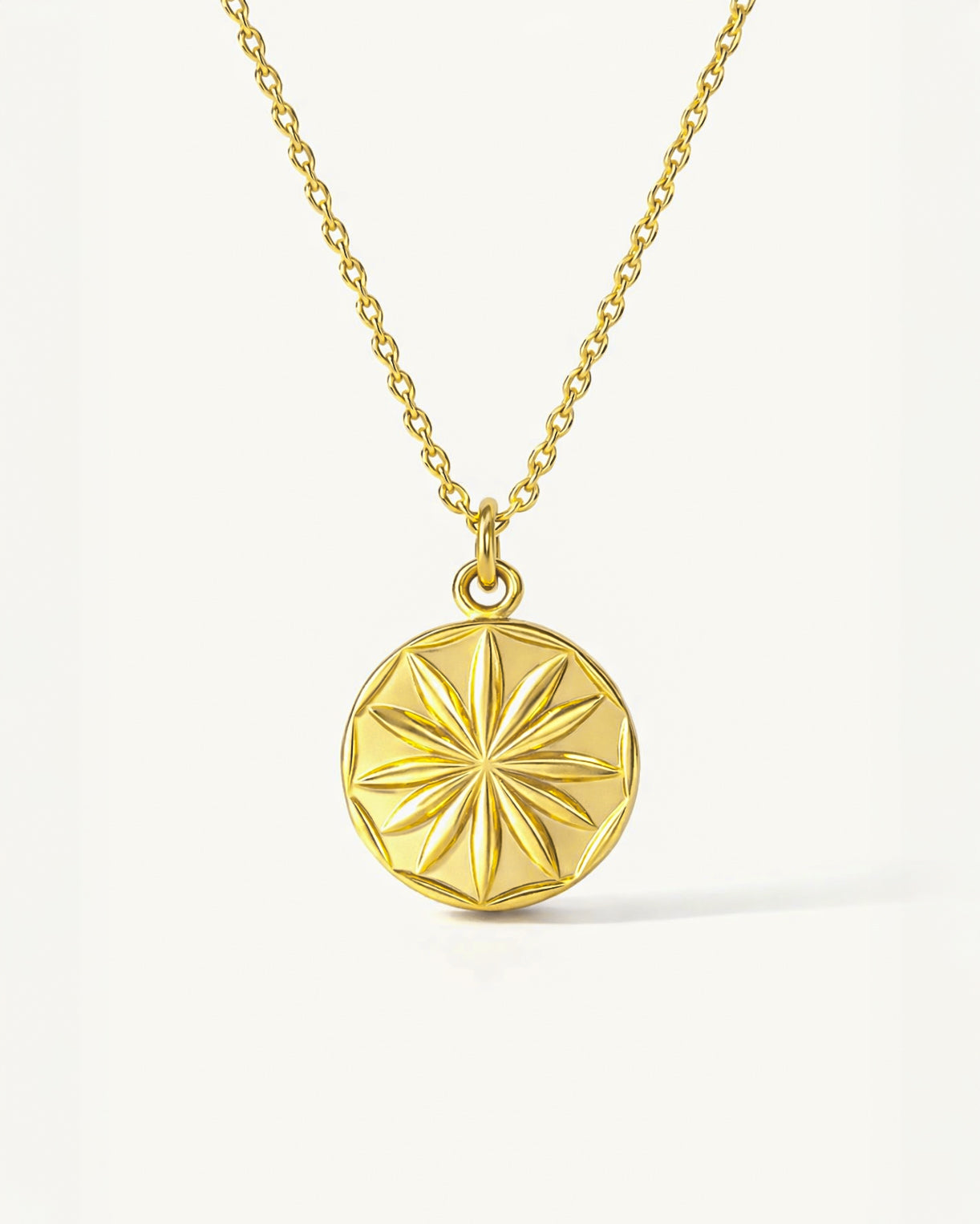 18K gold-plated star coin pendant necklace, minimalist celestial jewelry close-up