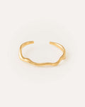 Wavy gold cuff bracelet with fluid, organic shape and smooth finish – Jadejuri