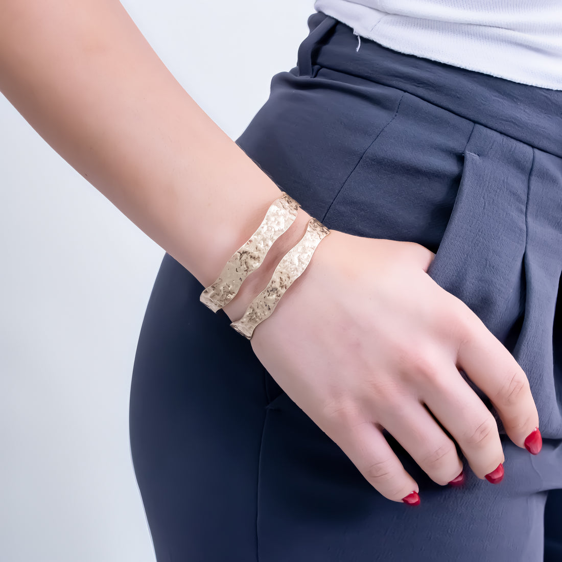 Wavy Luxe Open Cuff Gold Model