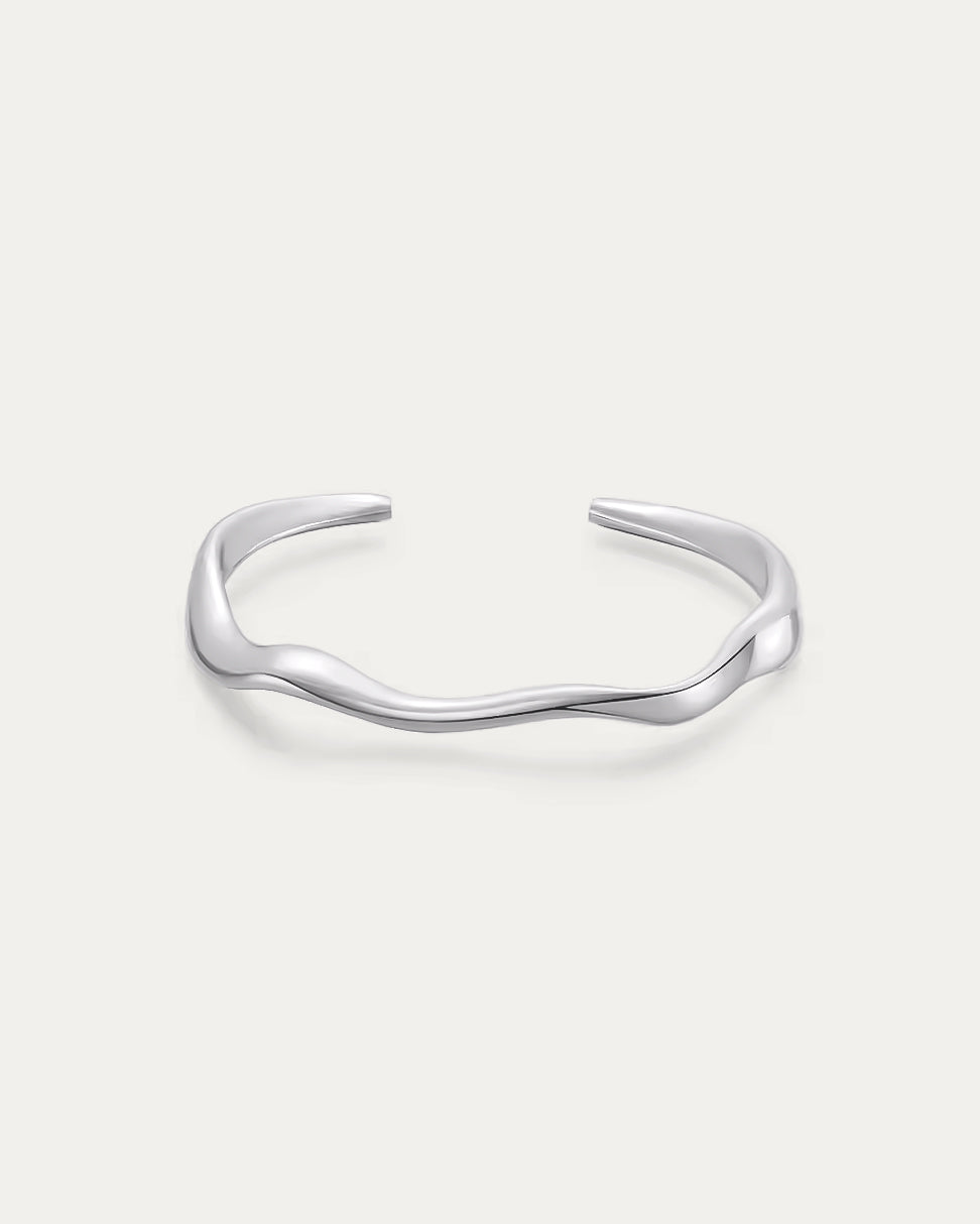 Wavy sterling silver cuff bracelet with fluid, organic shape and smooth finish – Jadejuri