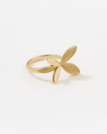Gold flower ring with four elongated petals – Flora Petal Ring by Jadejuri