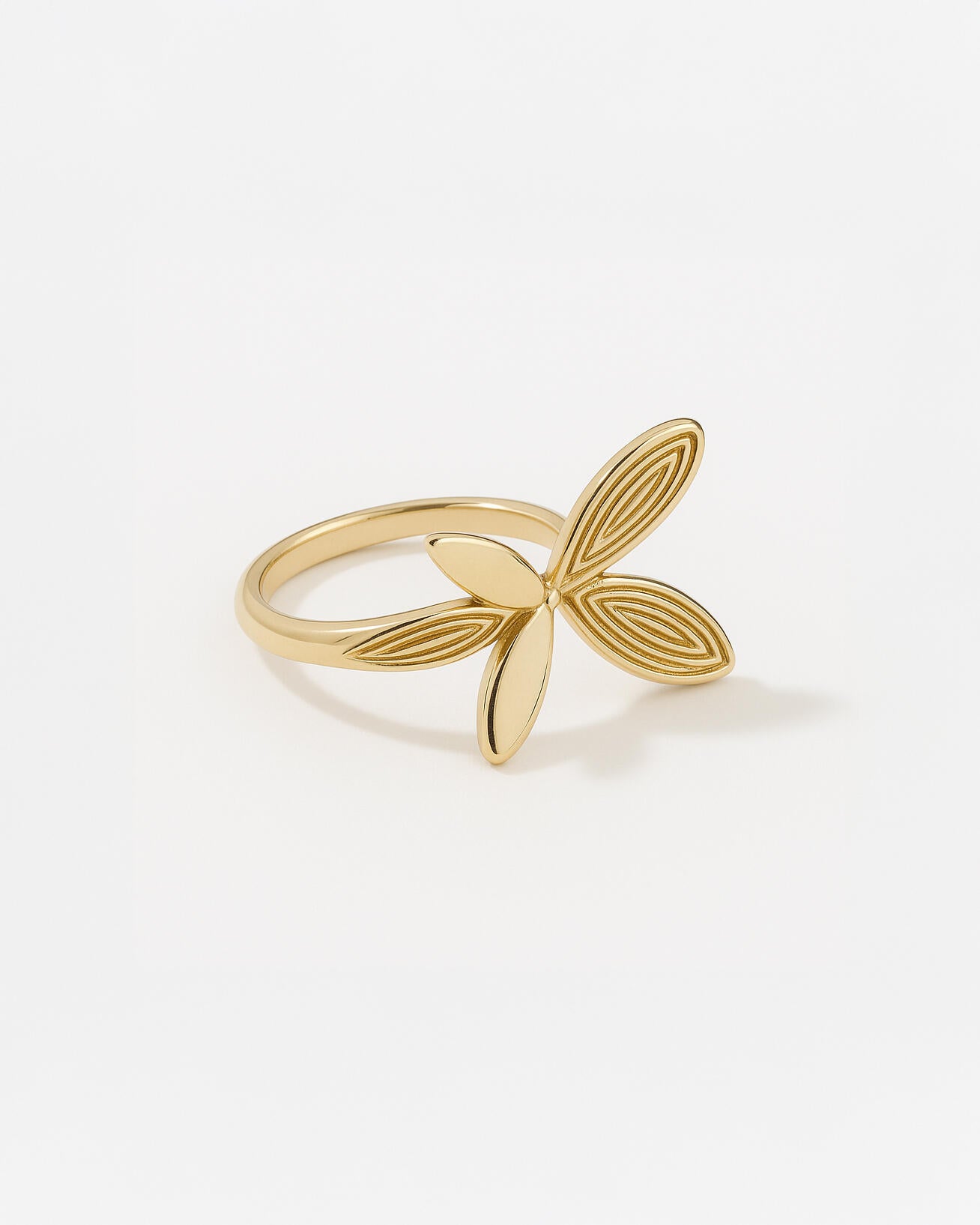 Gold flower ring with four elongated petals – Flora Petal Ring by Jadejuri