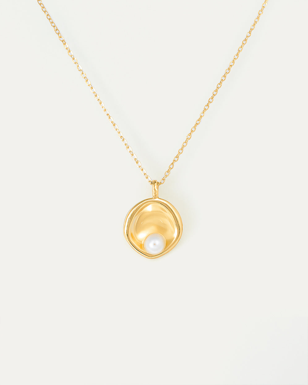 Shell Pearl Pendant Necklace